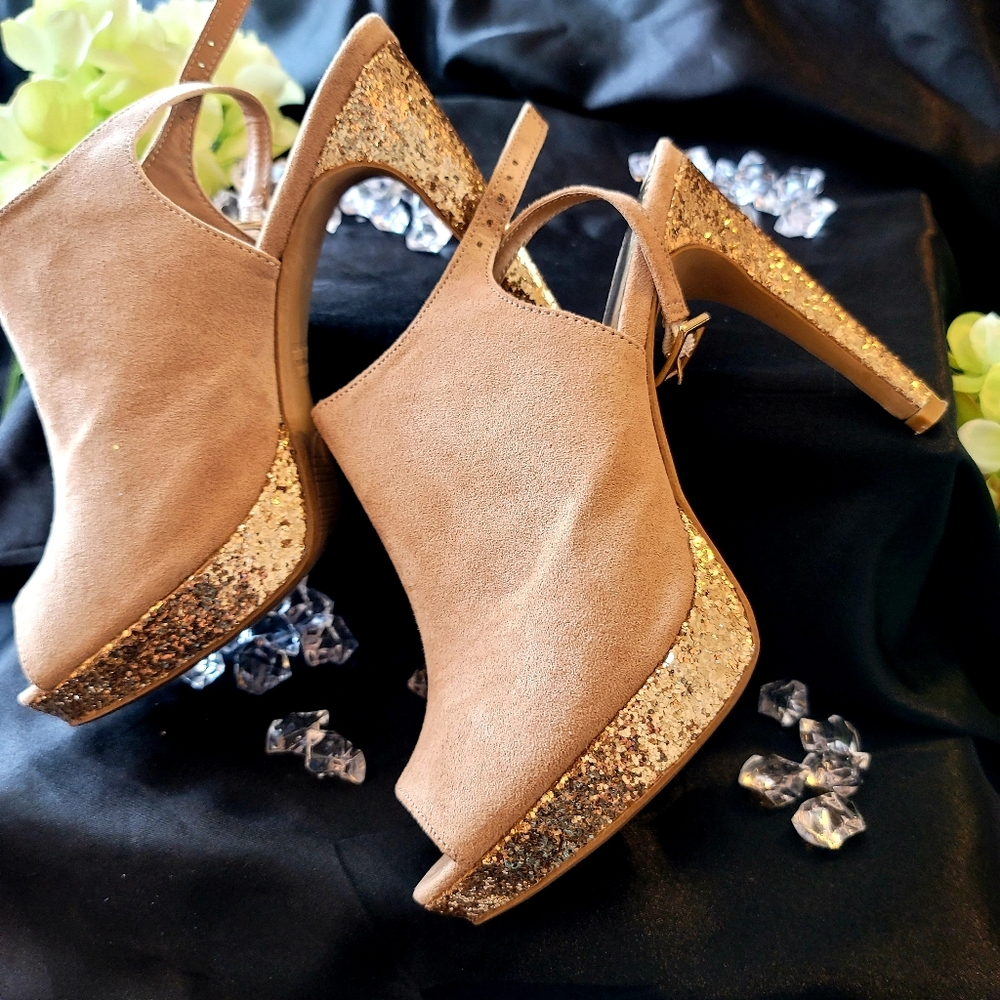 Rampage Taupe FX Suede Open toe Sandals